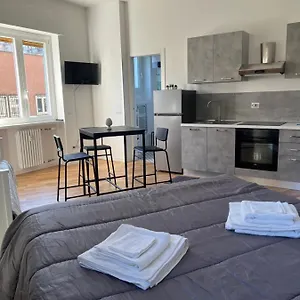 nice-and-comfy-apartment-central-area-of-milan.italymilanhotels.net/